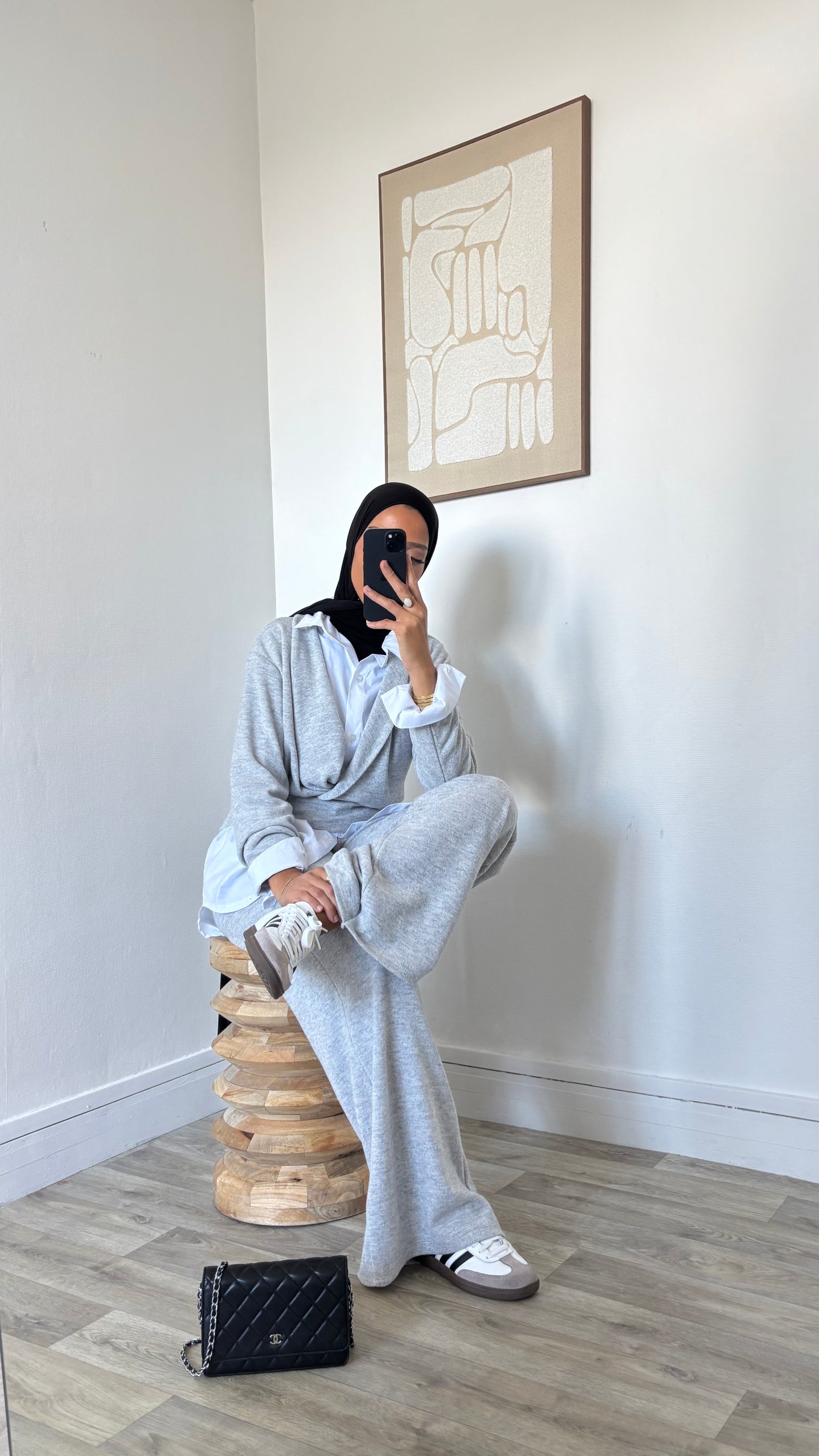 Ensemble top pull et pantalon décontracté (Paillettes ton sur ton, qui apportent une touche subtile sans trop briller)