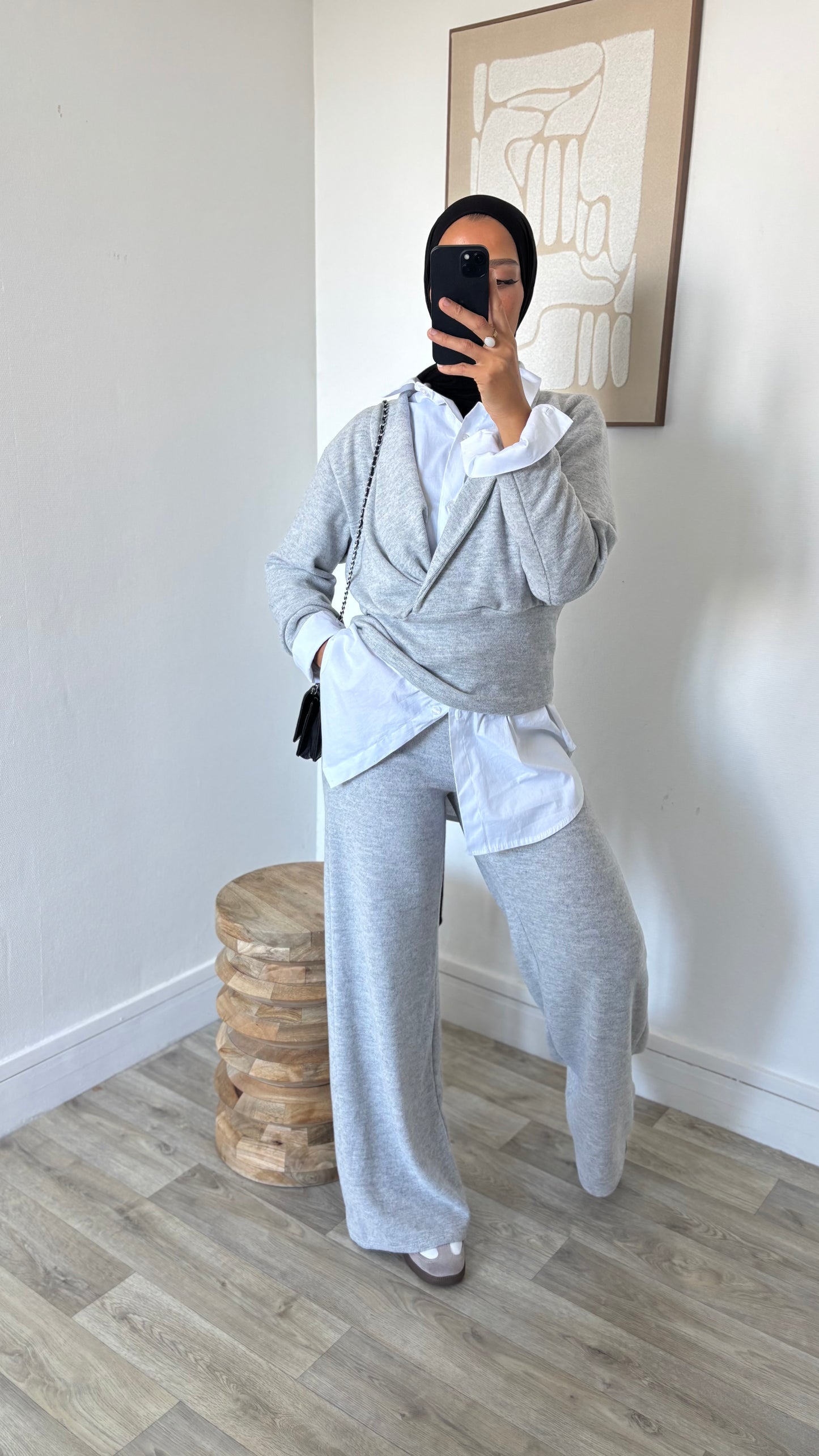 Ensemble top pull et pantalon décontracté (Paillettes ton sur ton, qui apportent une touche subtile sans trop briller)