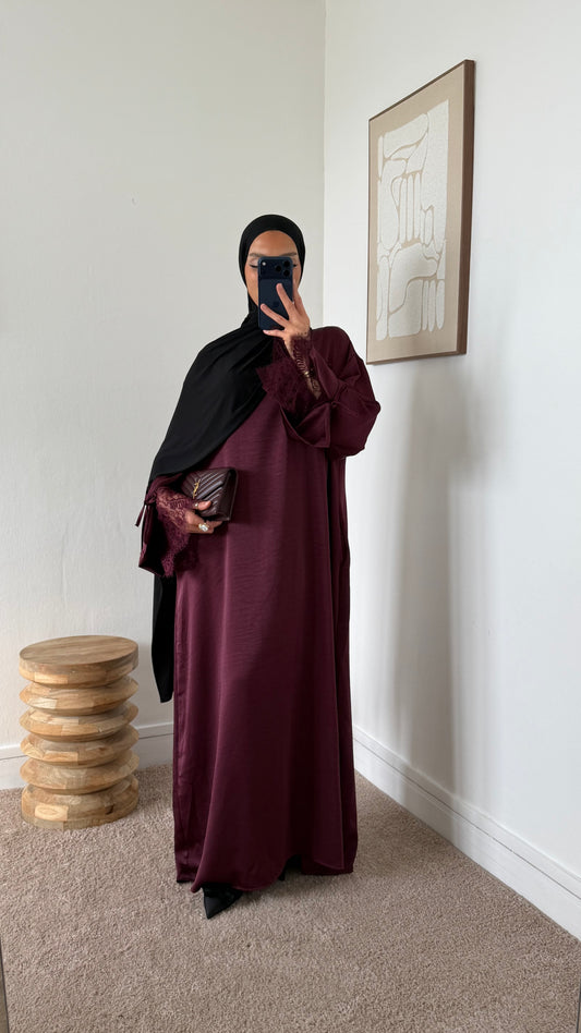 Abaya détail dentelé