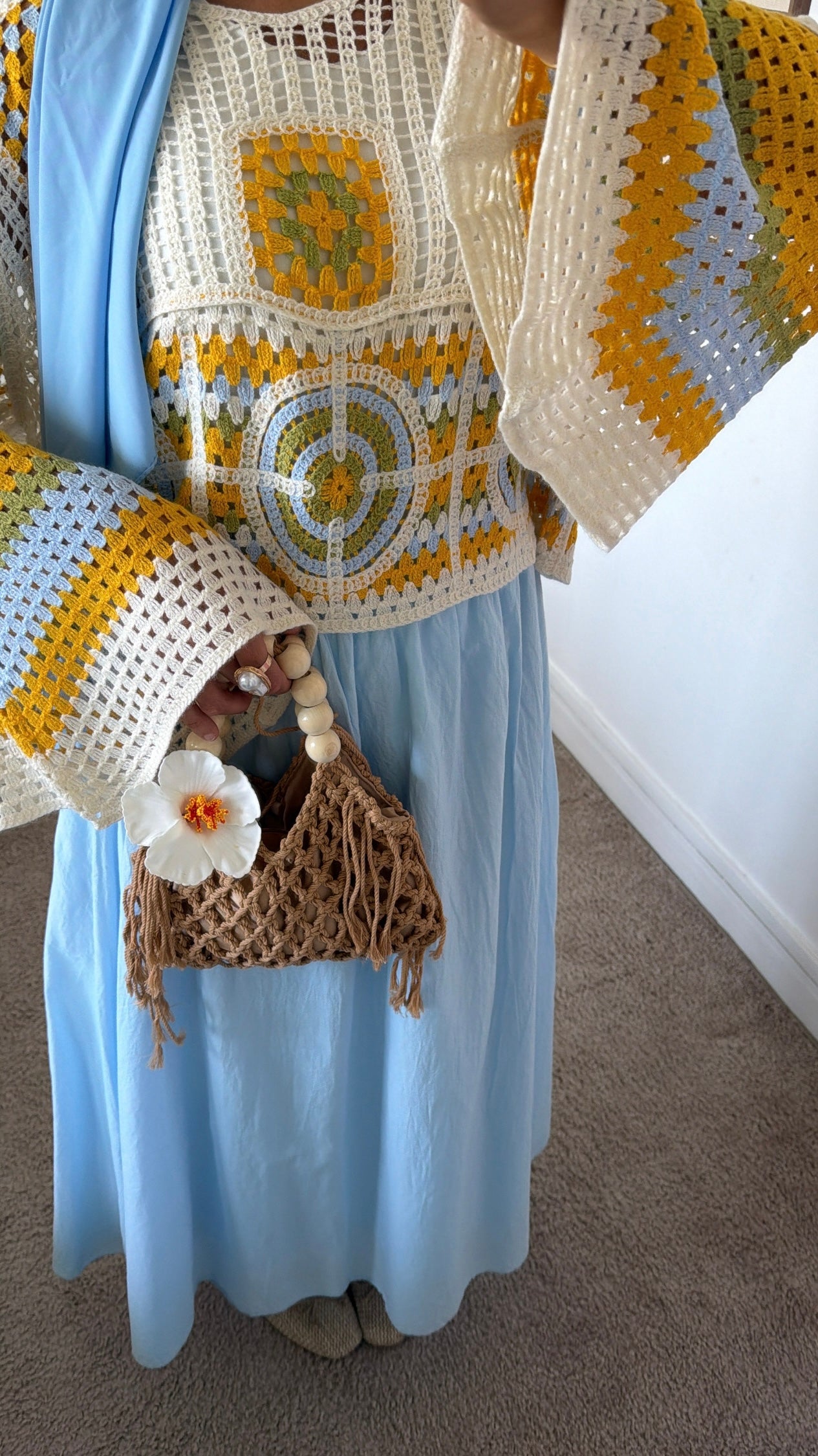 Pull en crochet manches évasée