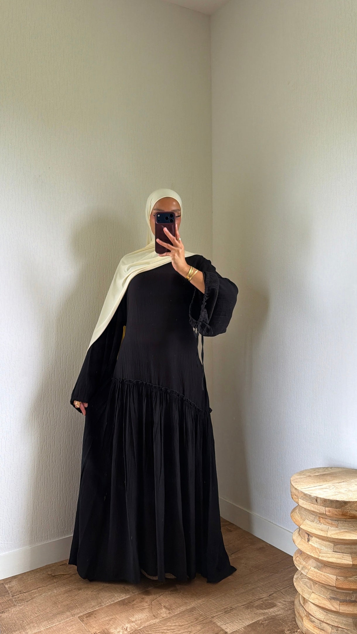 Robe ajustable au dos et au manches