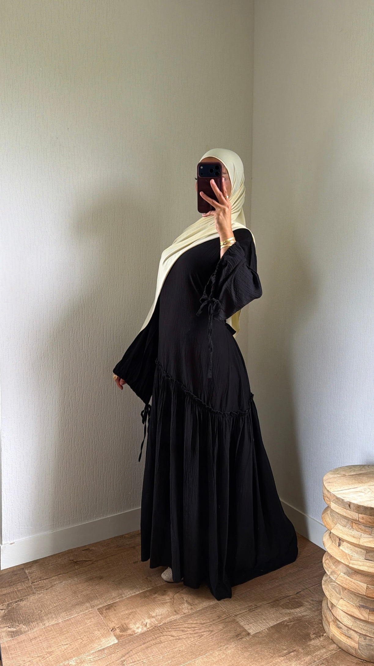 Robe ajustable au dos et au manches