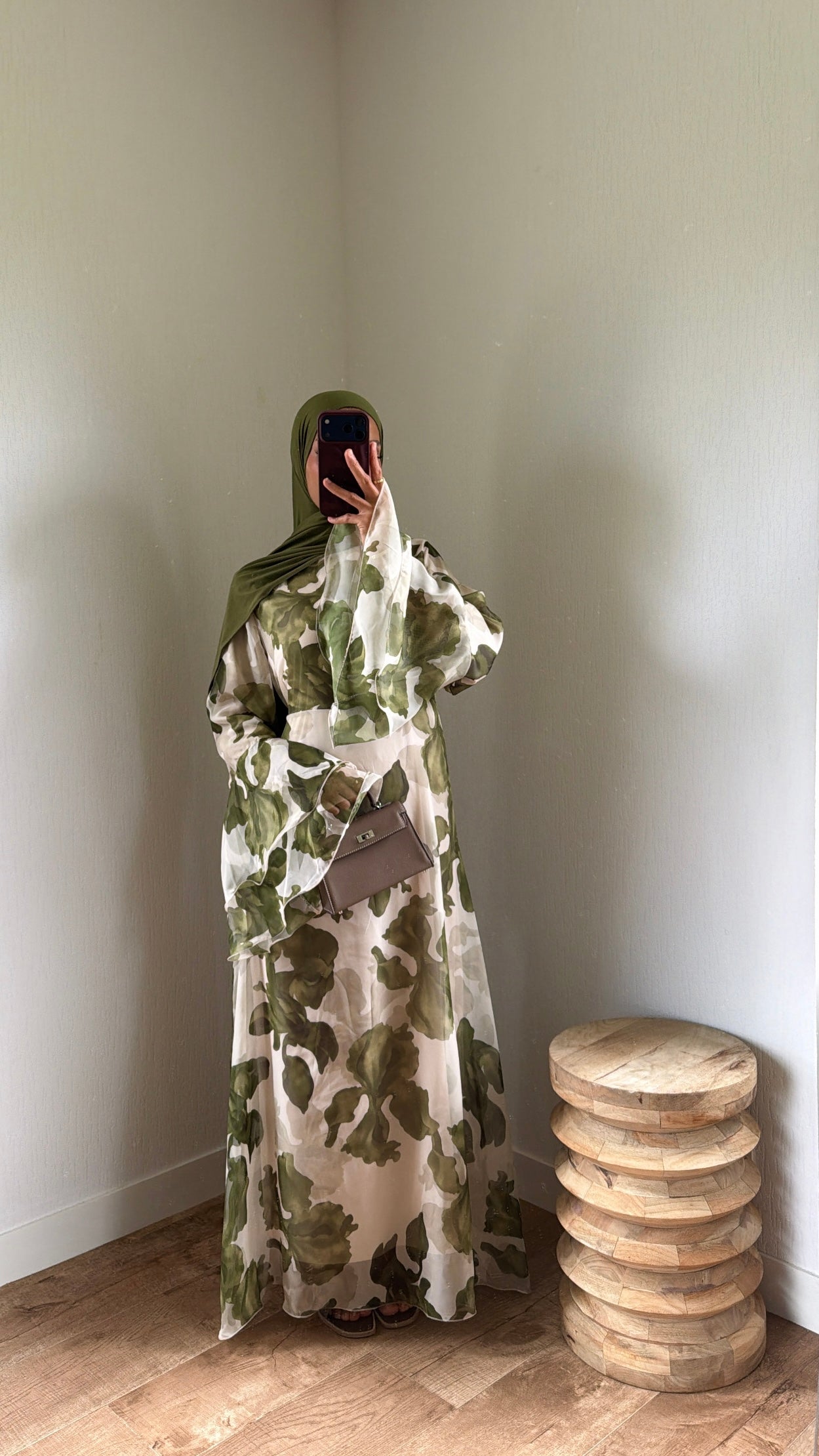 Robe manches fleurs évasée ajustable