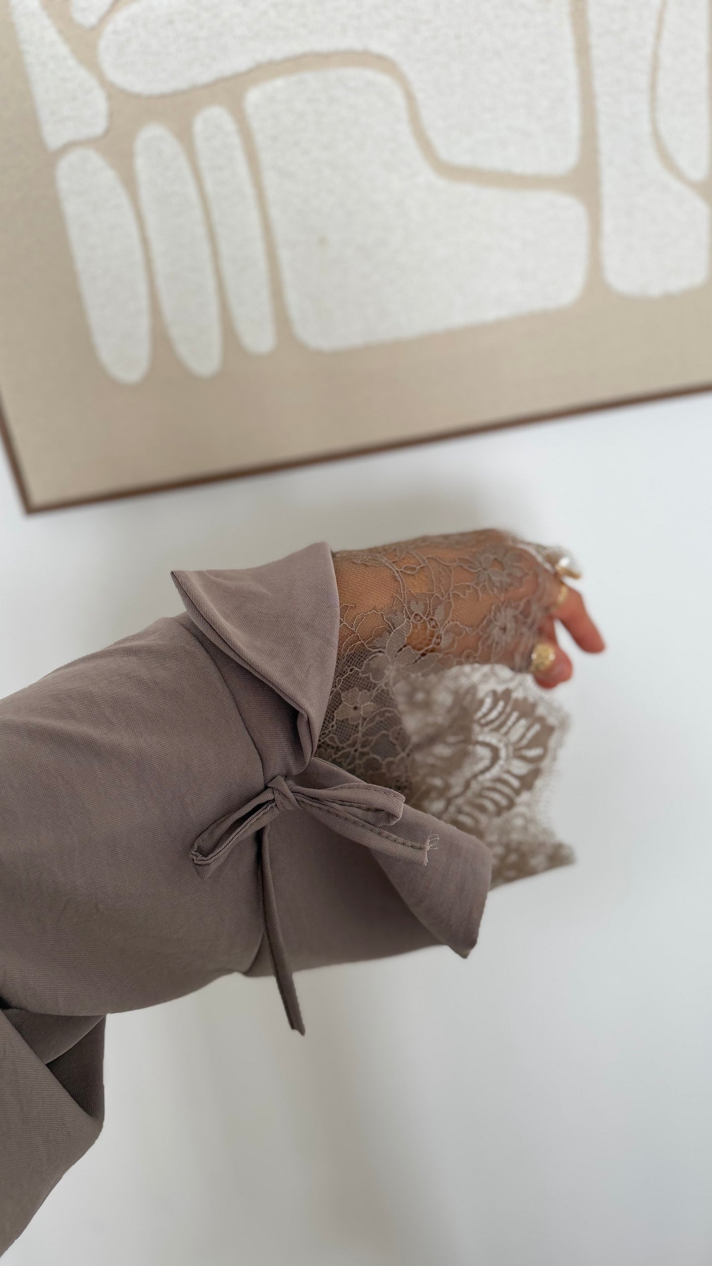 Abaya détail dentelé
