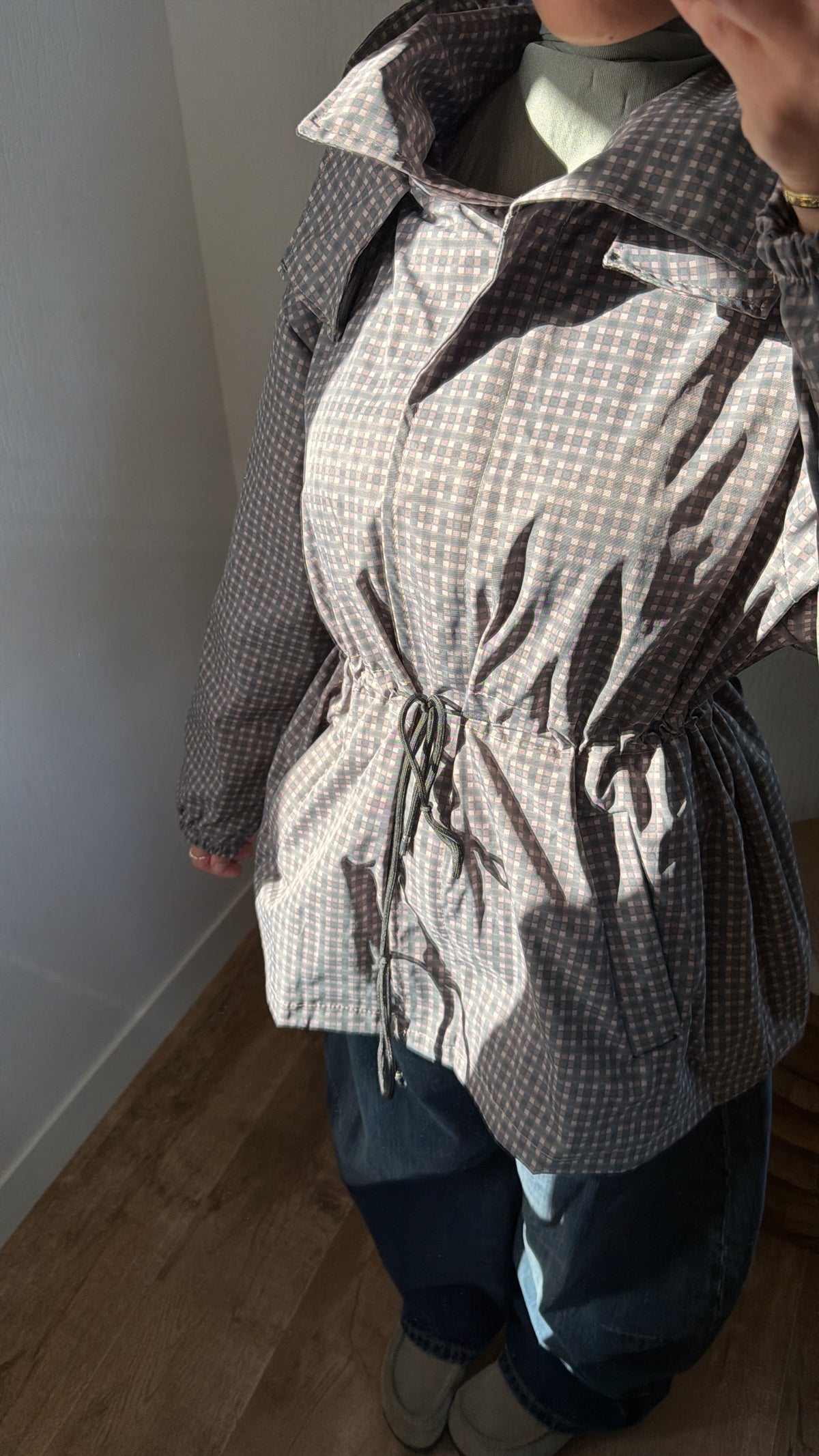 Parka à capuche ajustable à la taille
