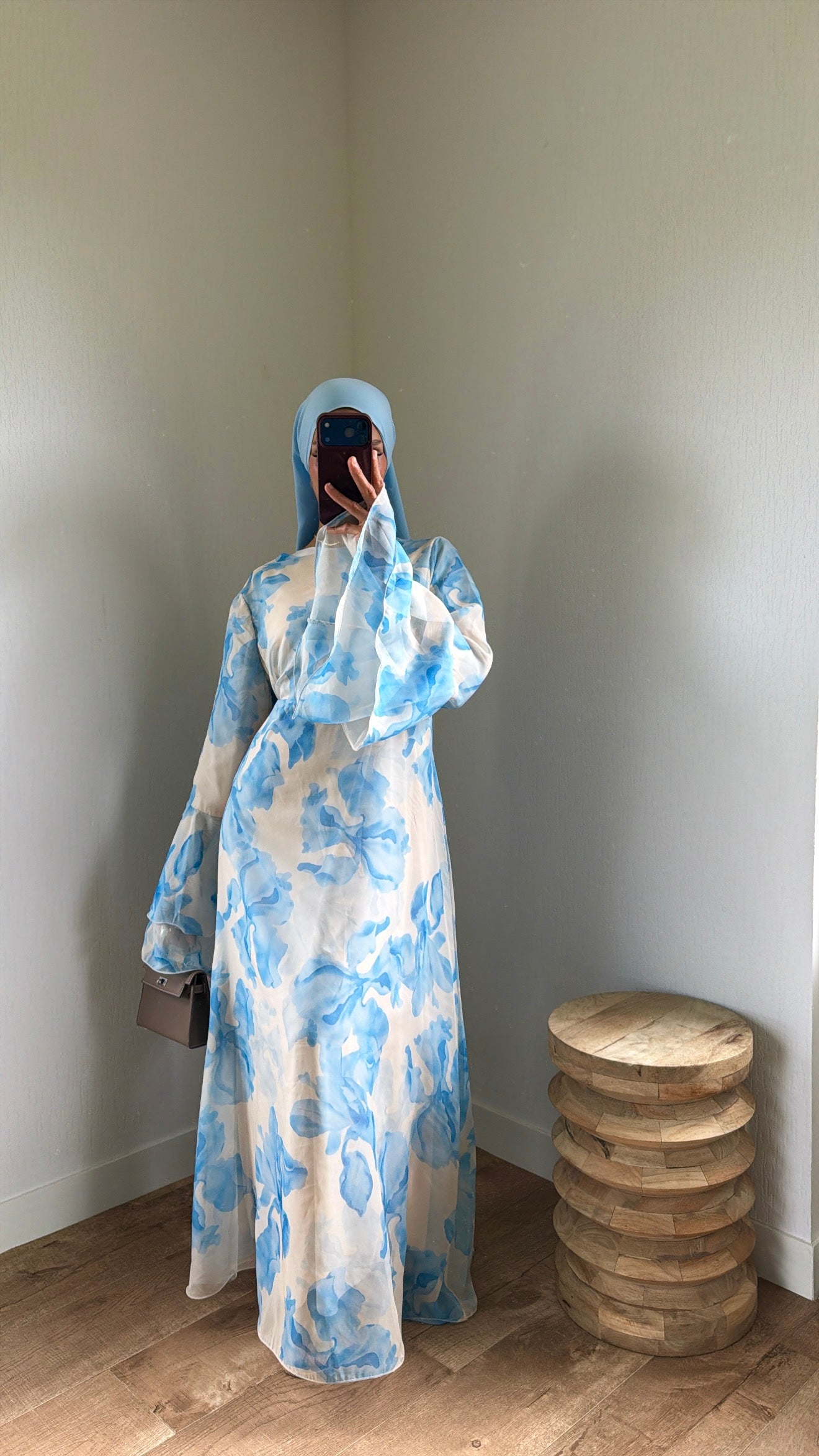 Robe manches fleurs évasée ajustable