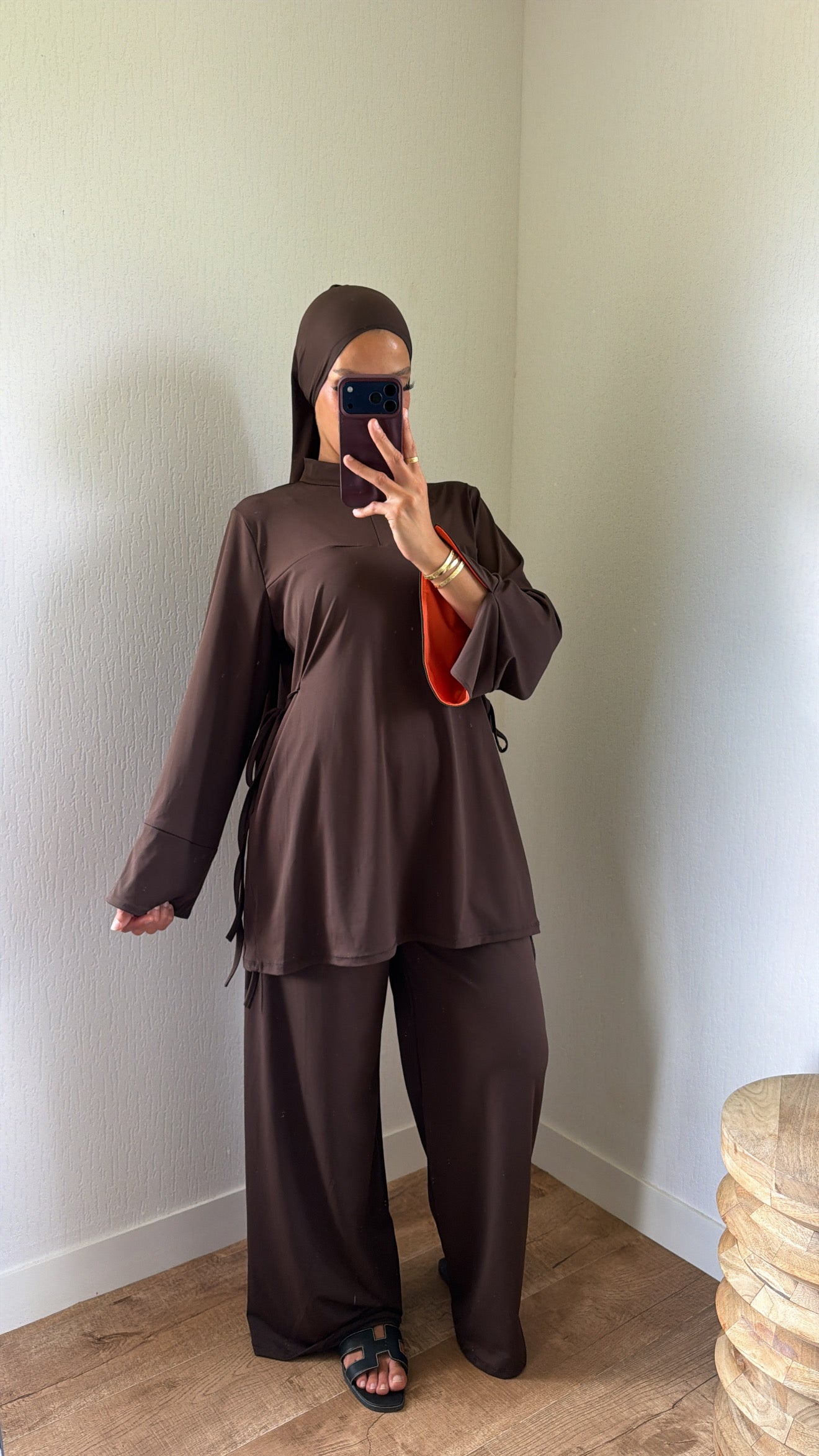 Burkini ajustable sur les côté [ où au dos ]