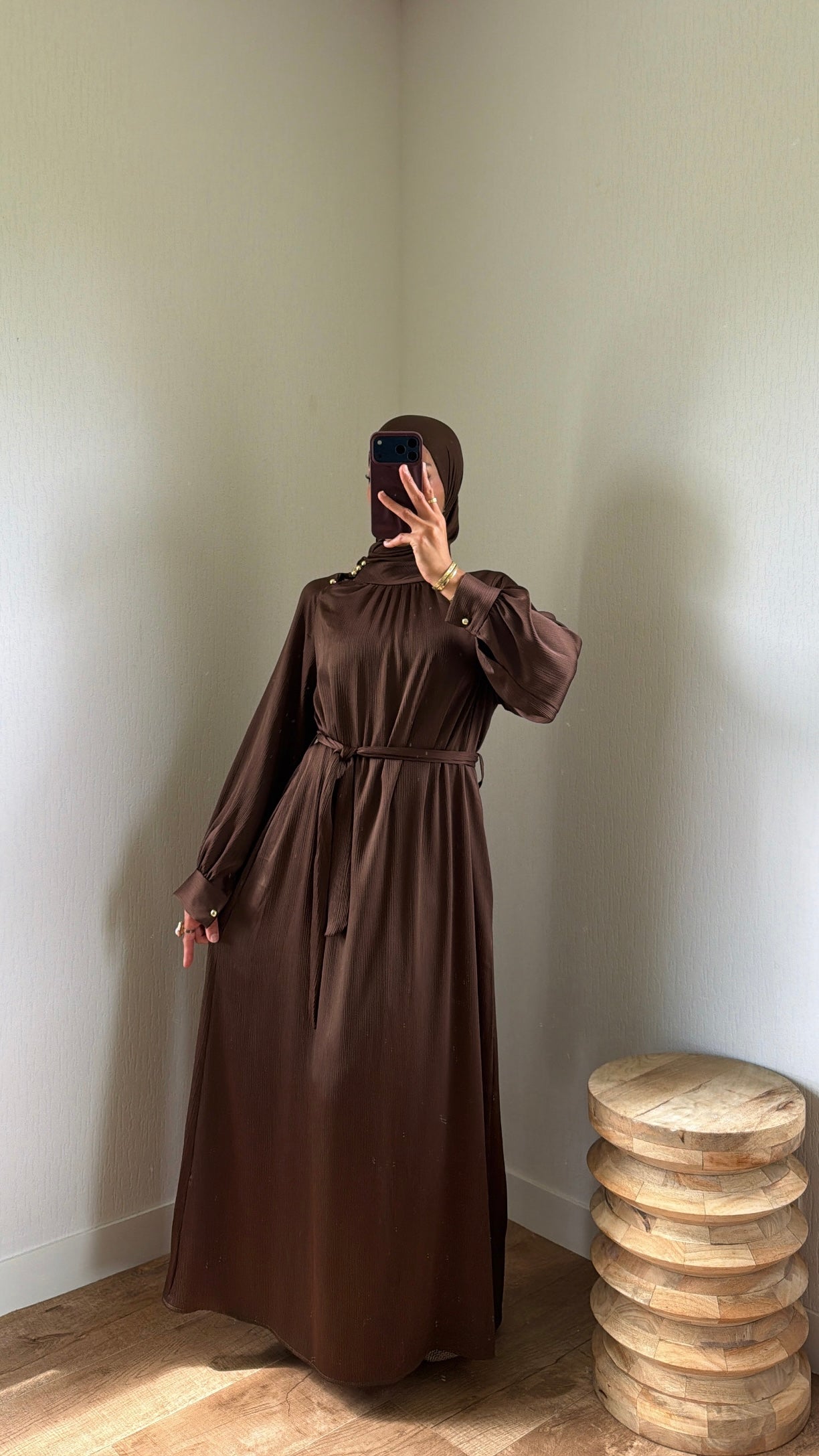 Robe boutons dorées