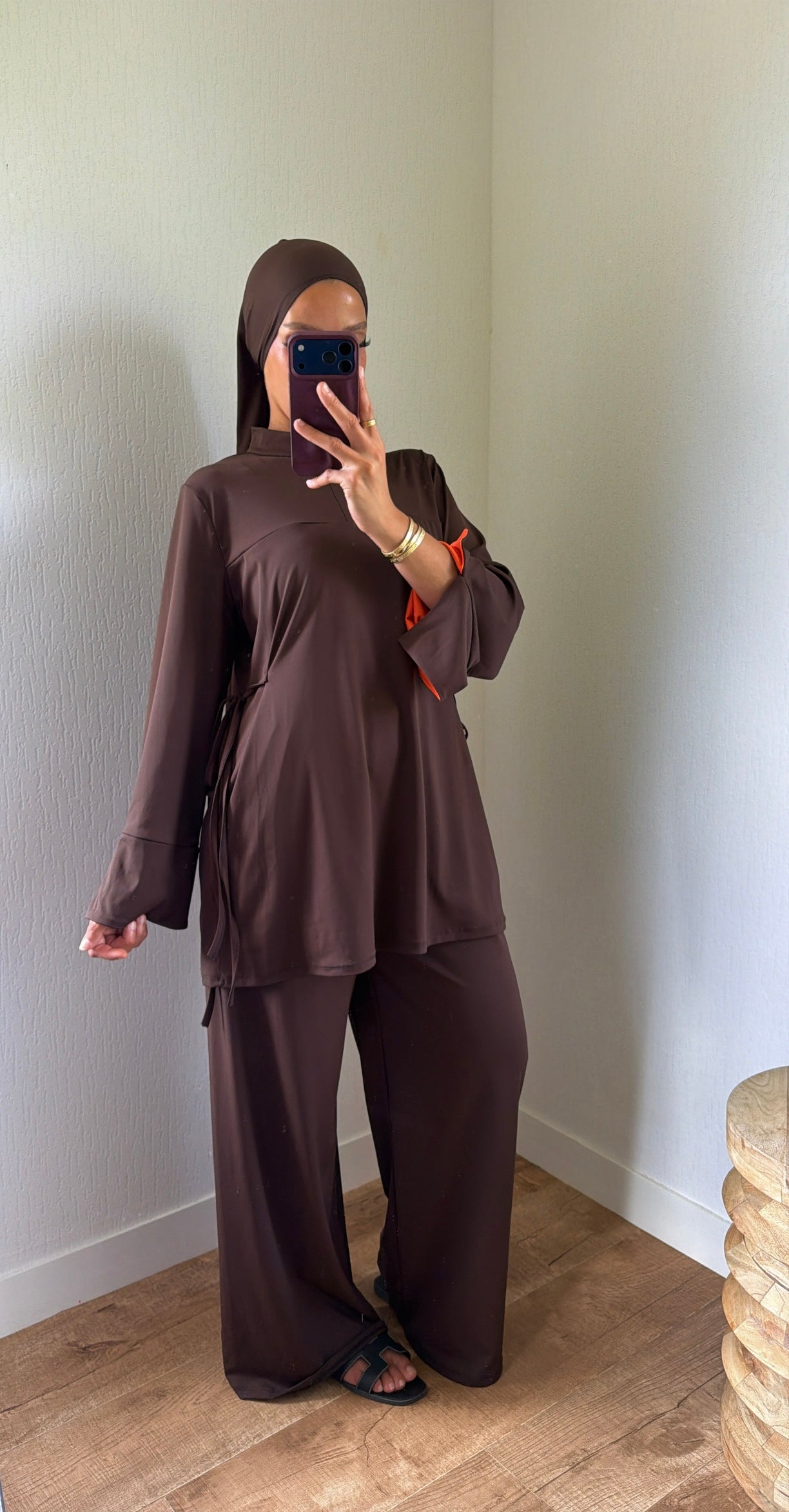 Burkini ajustable sur les côté [ où au dos ]