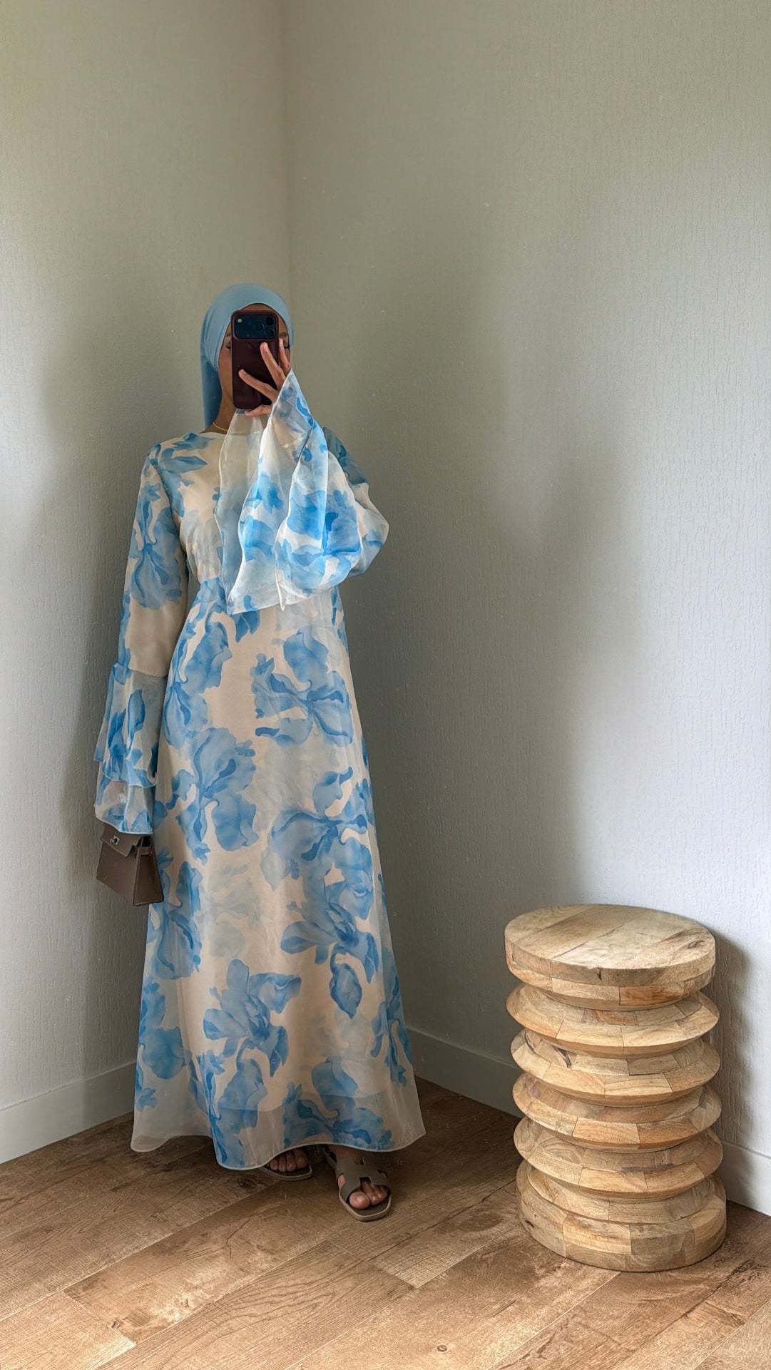 Robe manches fleurs évasée ajustable